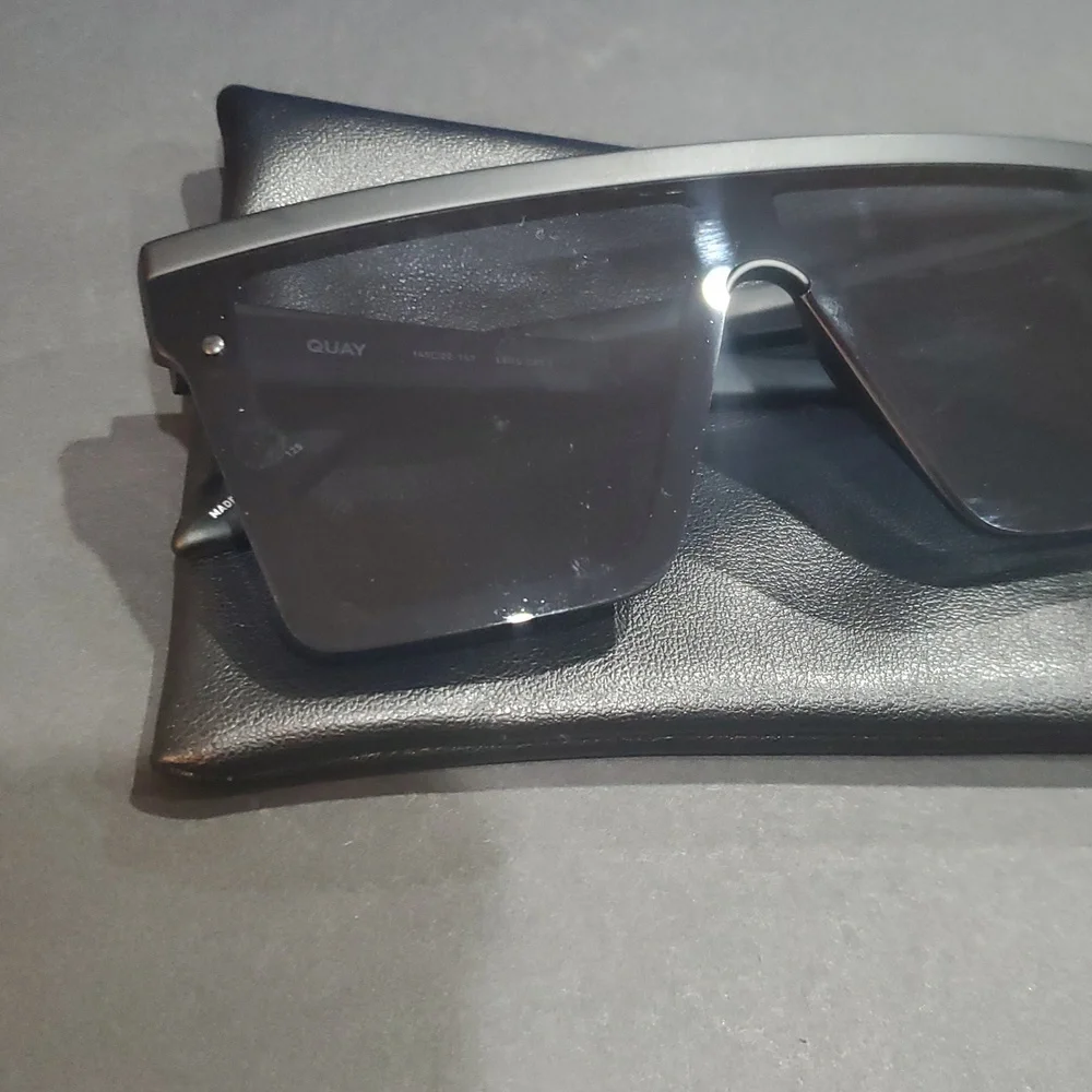 Quay hindsight matte black flat top shield‎ oversized unisex sunglasses new